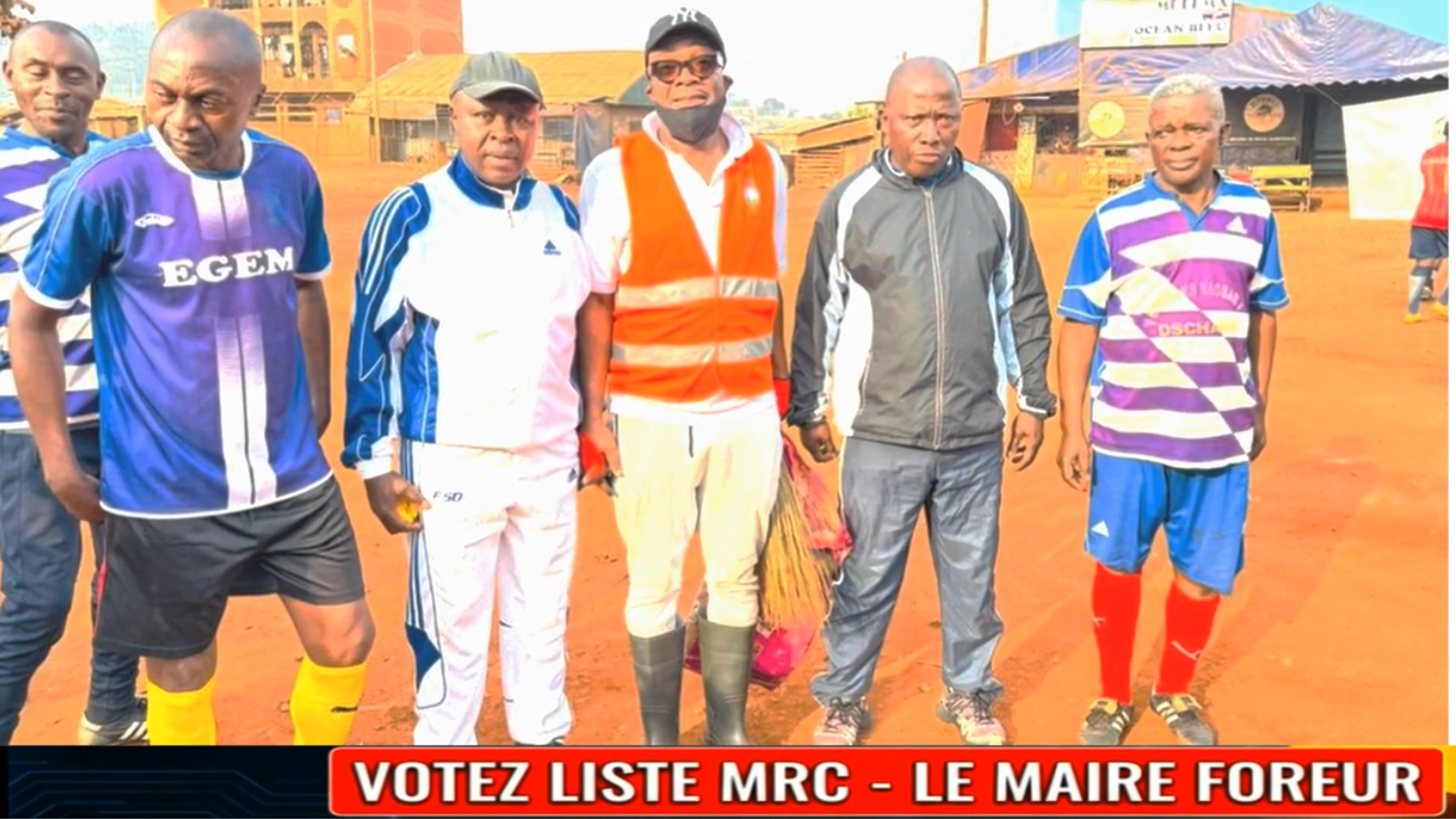 Après avoir nettoyé la ville, Serge Baresi Tessa prend la pose